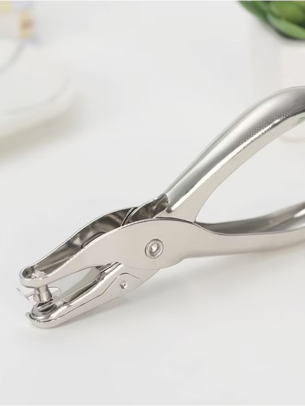 pen+GEAR Handheld Single-Hole Punch